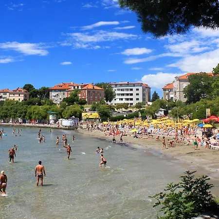 Family Friendly House With A Swimming Pool - 15909 Tatil Evi Split