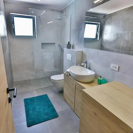 Family Friendly House With A Swimming Pool - 15909 Tatil Evi *